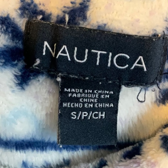 Nautica Fleece Hoodie in Size  Small. - Picture 3 of 4